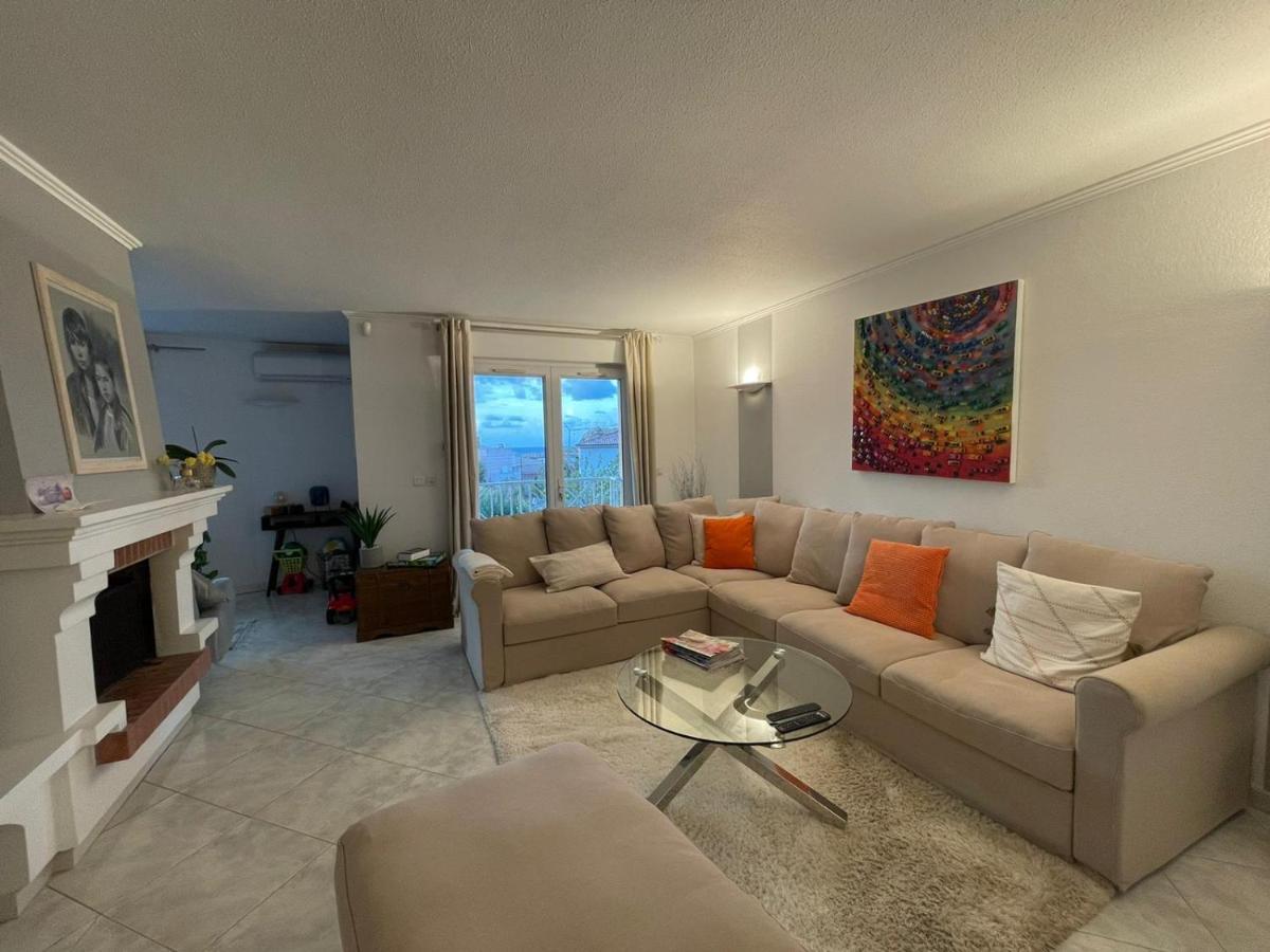 Appartement T4 Tres Bien Situe Et Climatise L'Ile-Rousse  Bagian luar foto
